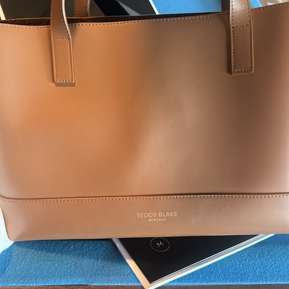 Teddy Blake GUC Small Alice Tote with wristlet Camel Color - Picture 5 of 15